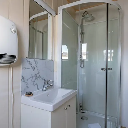 Huswell - Relaxing With Private Sauna * Oostende